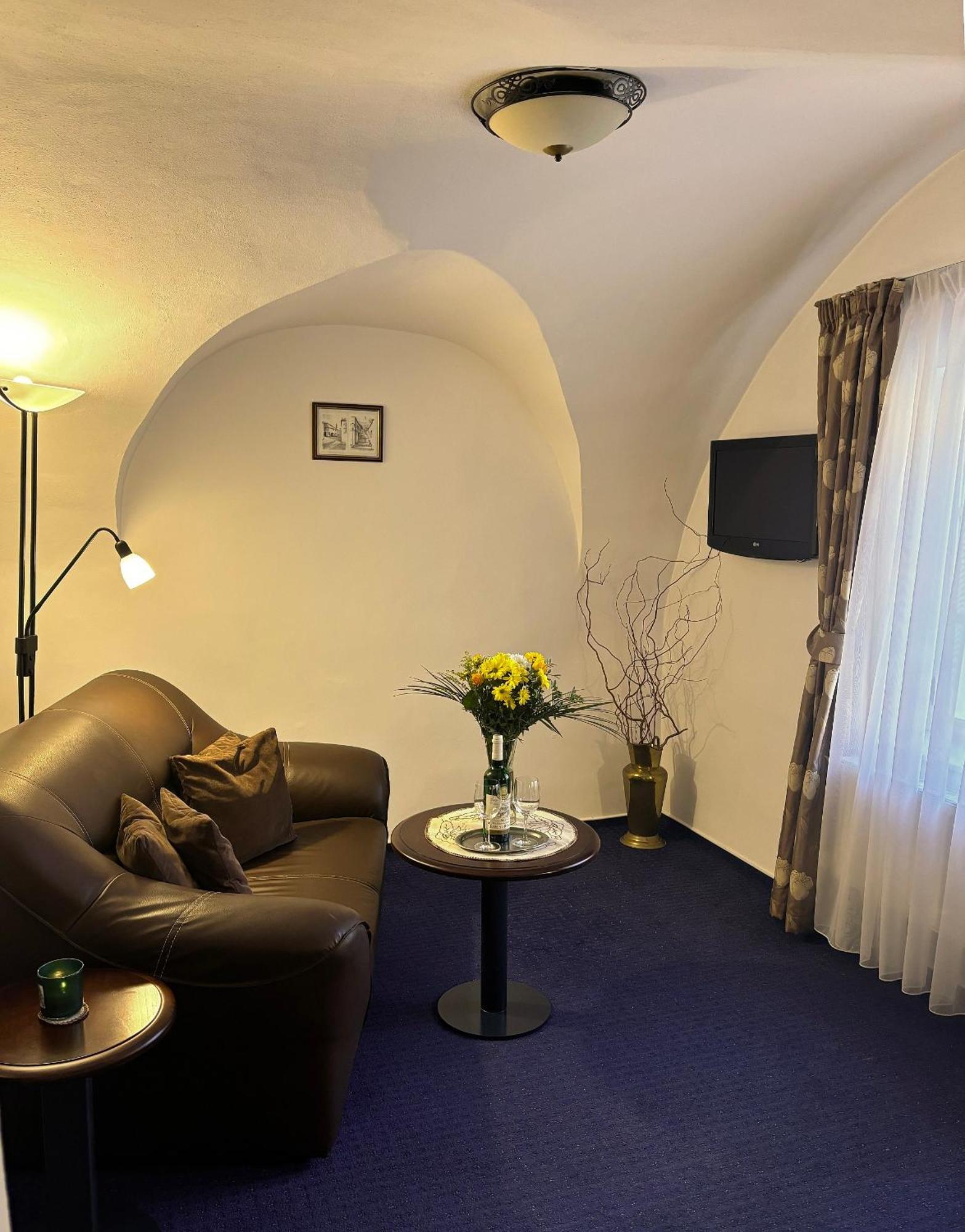 Hotel Joseph 1699 Třebíč エクステリア 写真