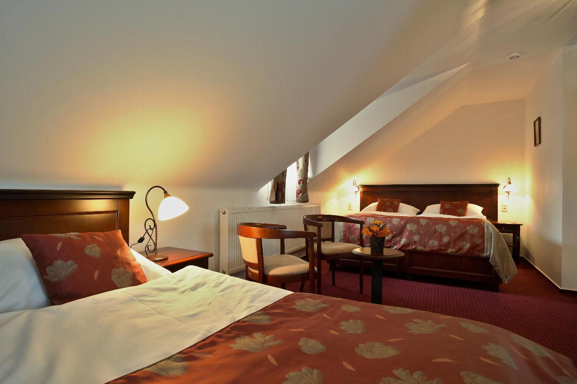 Hotel Joseph 1699 Třebíč エクステリア 写真