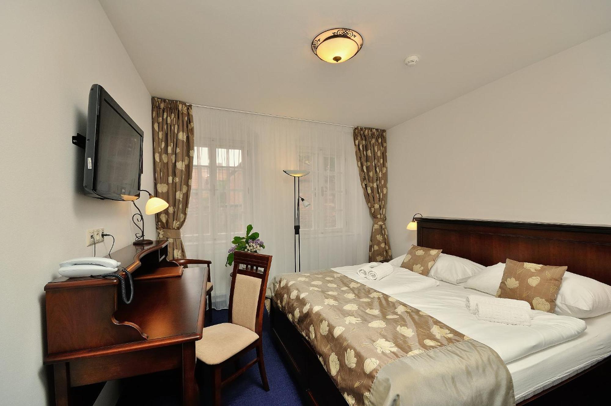 Hotel Joseph 1699 Třebíč エクステリア 写真