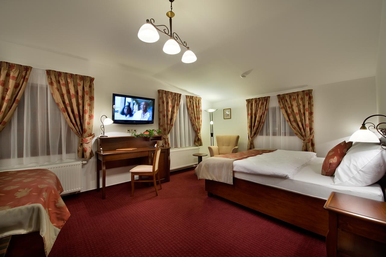 Hotel Joseph 1699 Třebíč エクステリア 写真