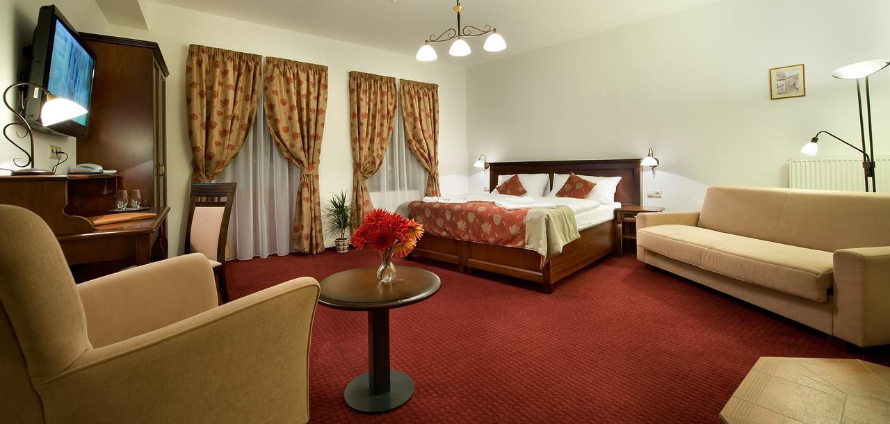 Hotel Joseph 1699 Třebíč エクステリア 写真